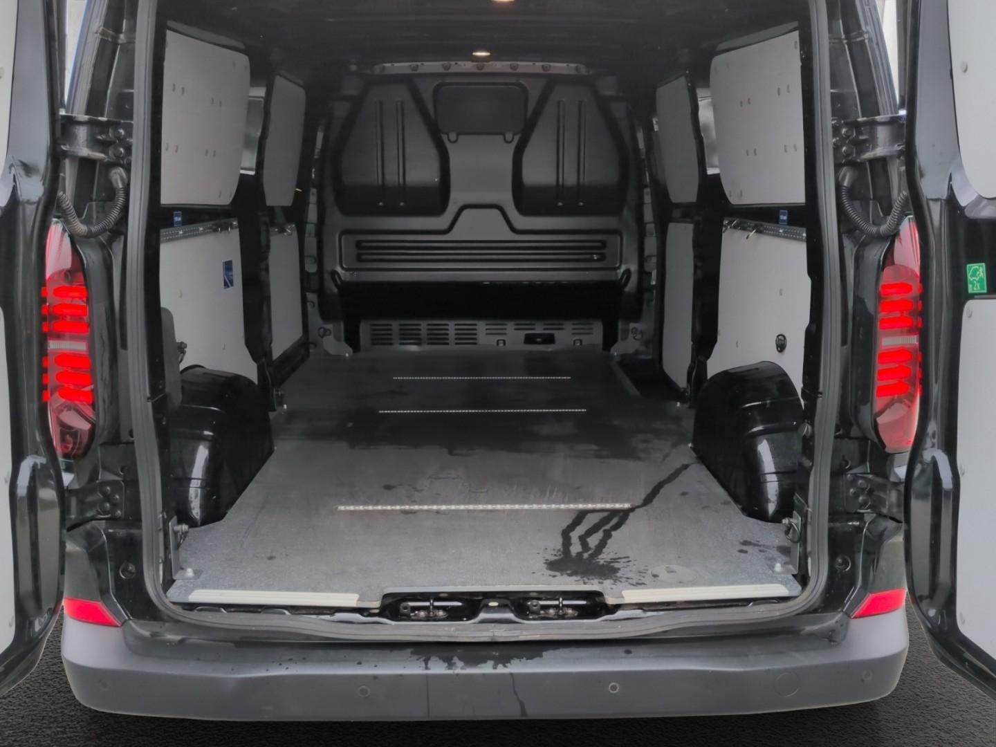 Volkswagen T7 Kasten LR 2.0TDI*LED Tempo SHZ R-Kam AppConn