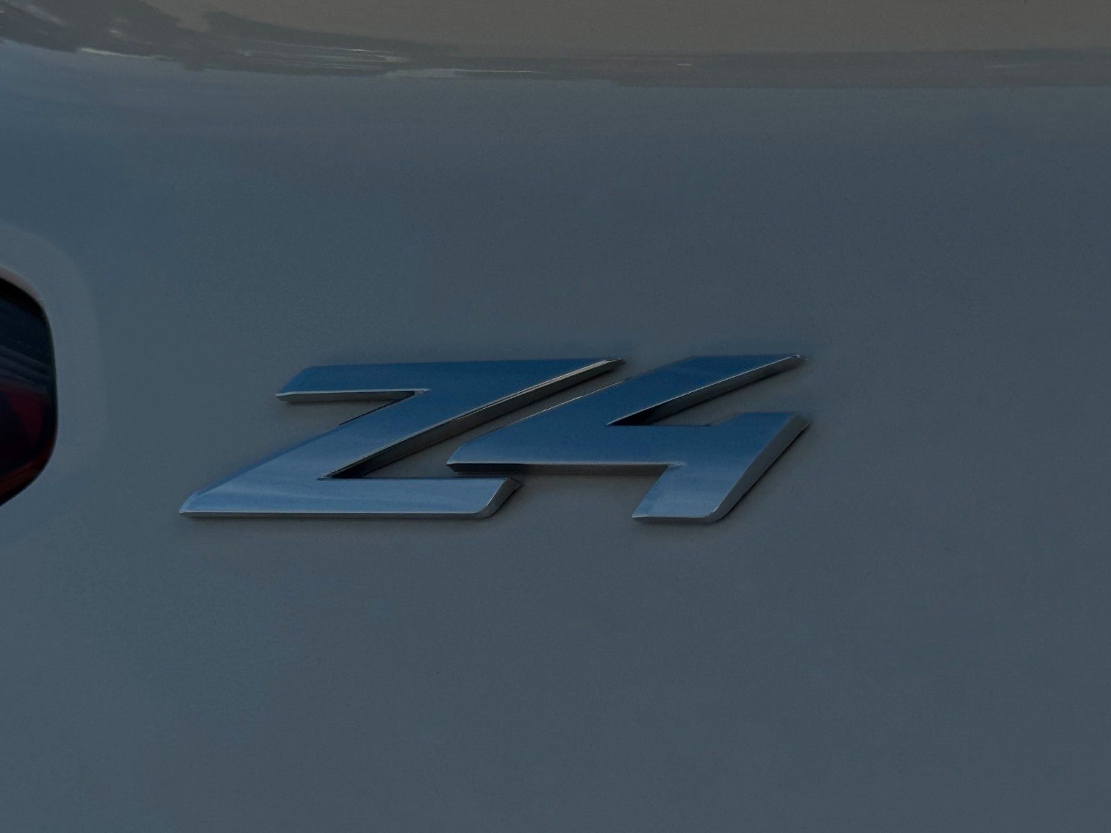 Fahrzeugabbildung BMW Z4 sDrive20i Aut. Advantage Tempo. H&K PDC SHZ