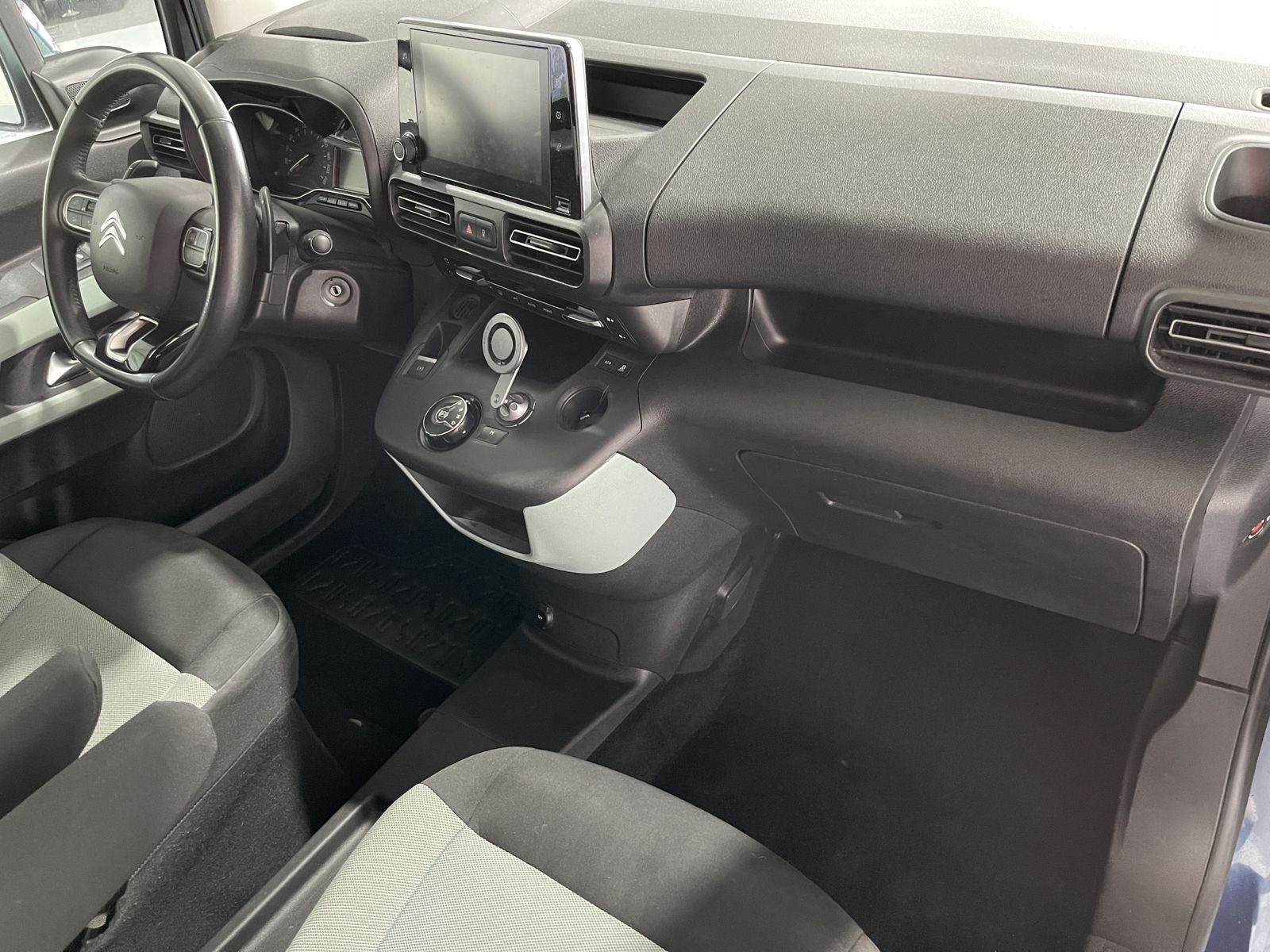 Fahrzeugabbildung Citroën Berlingo Feel XL*7 Sitzer*AHK*LED*Navi*Cam*Klima