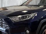 Toyota RAV4 Hybrid 4x4 Lounge - Toyota RAV 4: Lounge