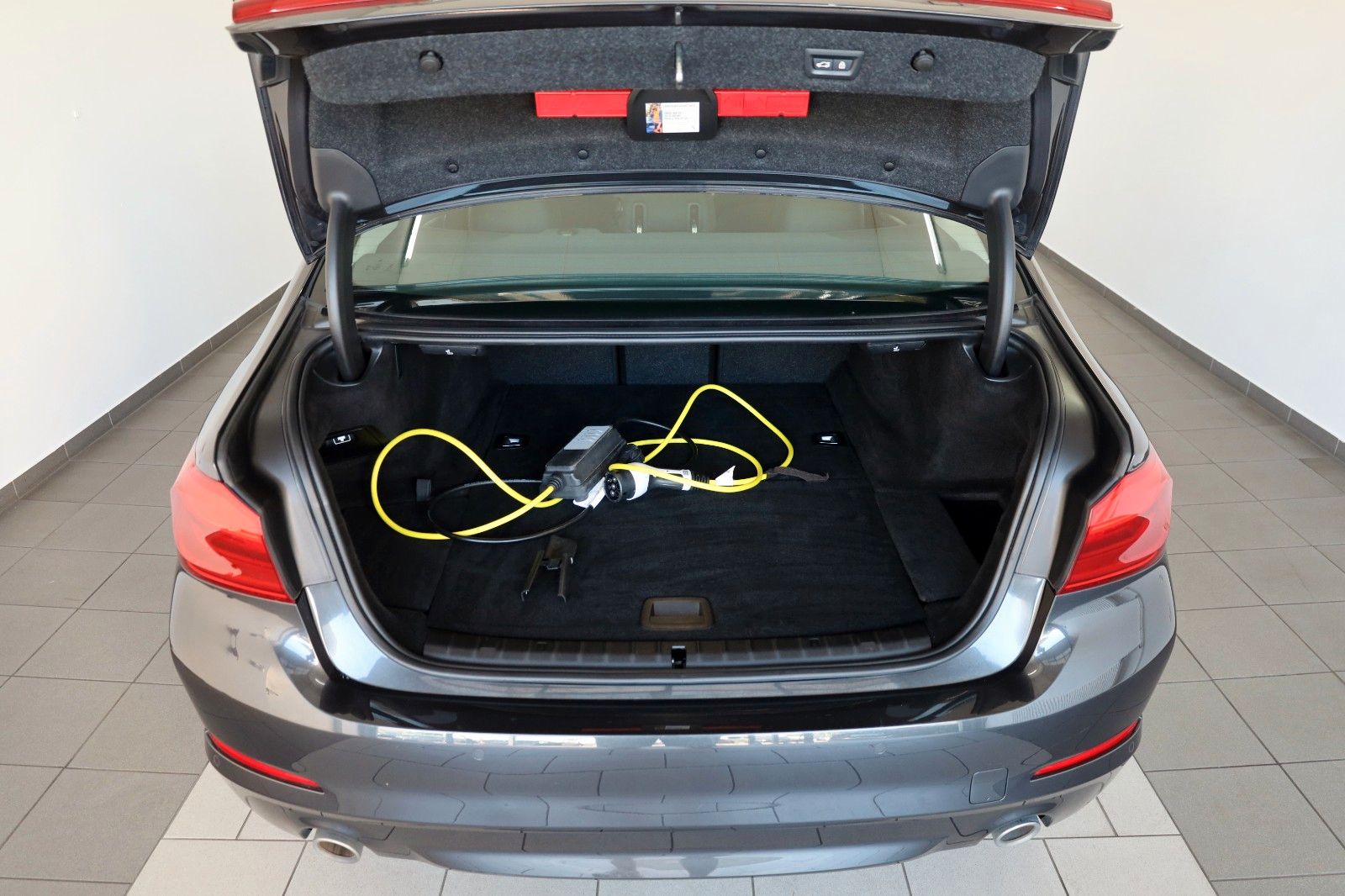 Fahrzeugabbildung BMW 530 e Lim.,Leder,Navi,LED,360Kamera,SH,ACC