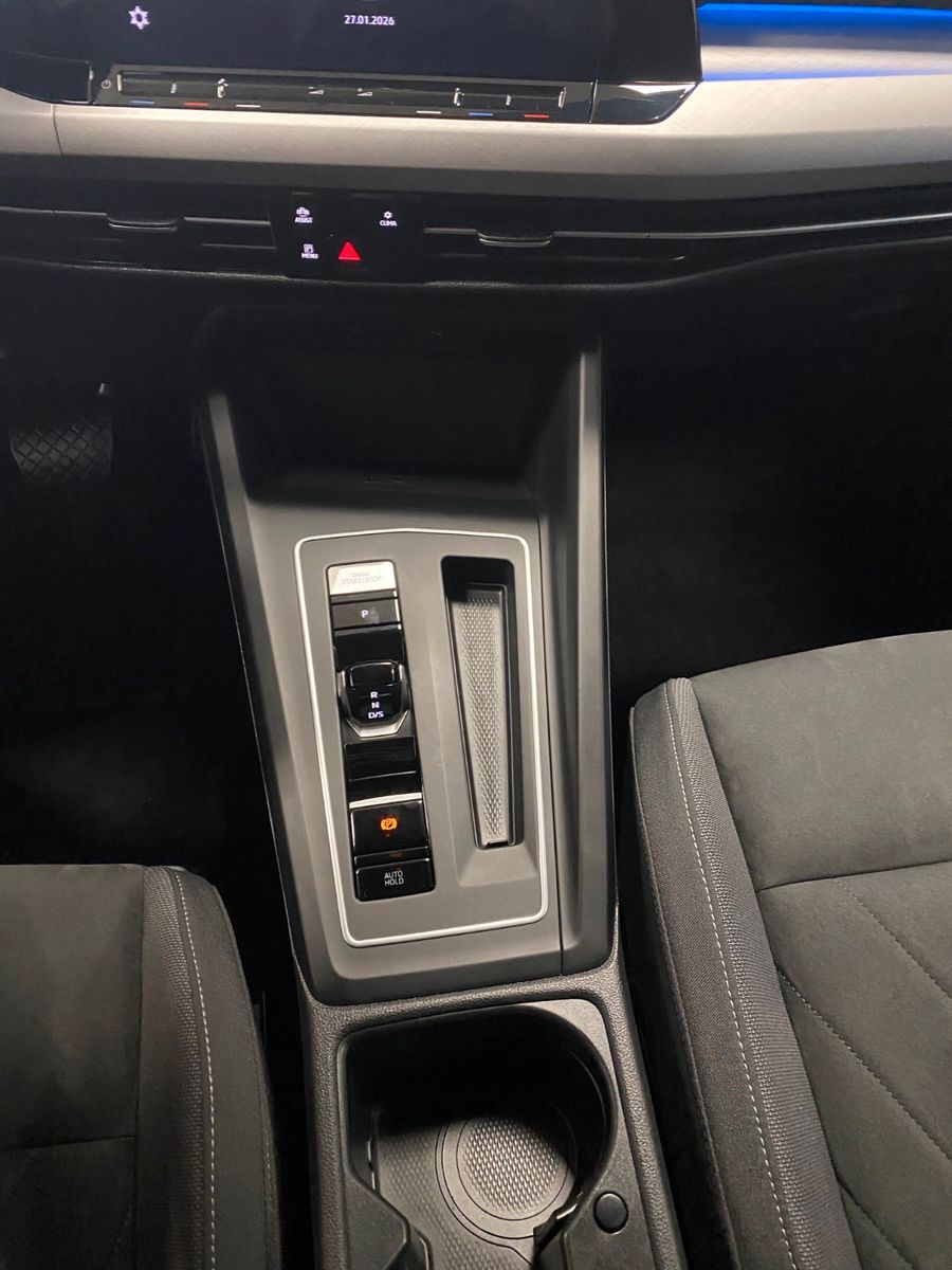 Fahrzeugabbildung Volkswagen Golf 1.5 eTSI OPF 110kW DSG Life+NAVI+KAMERA+ACC