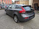 Volvo V40 Kinetic D4/ 2.0 Automatik/Standheizung - gebrauchte Volvo V40 aus dem Jahr 2013