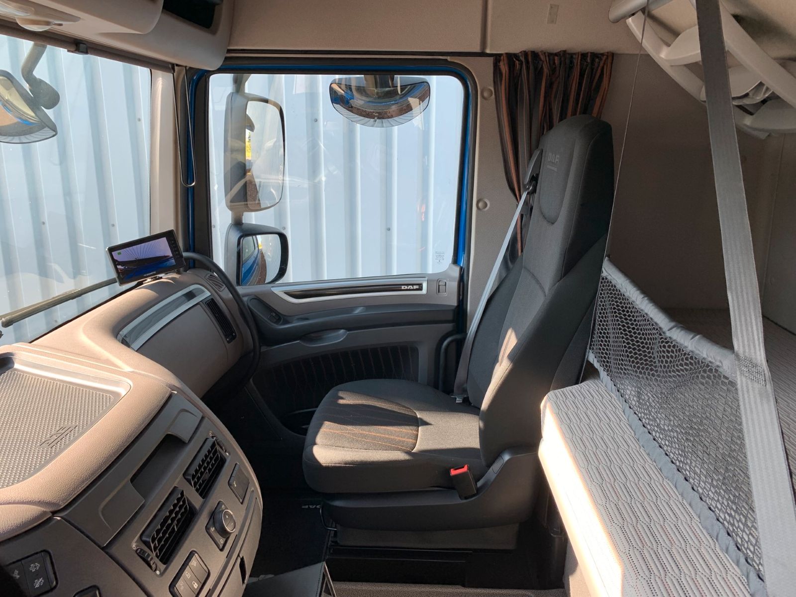 Fahrzeugabbildung DAF FT XF 480 SC LD
