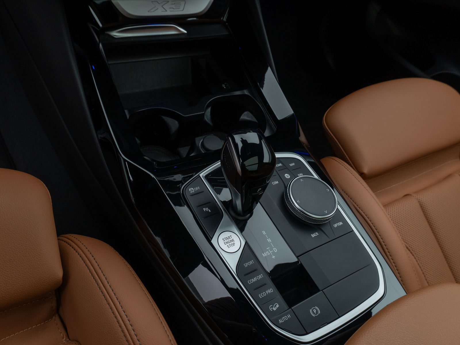 Fahrzeugabbildung BMW X3 xD30d M Sport Panoram Kamera DAB HiFi AHK 21"