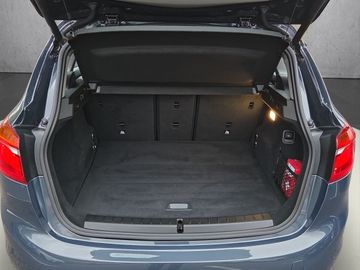Fahrzeugabbildung BMW 216i Active Tourer Advantage Klima Einparkhilfe