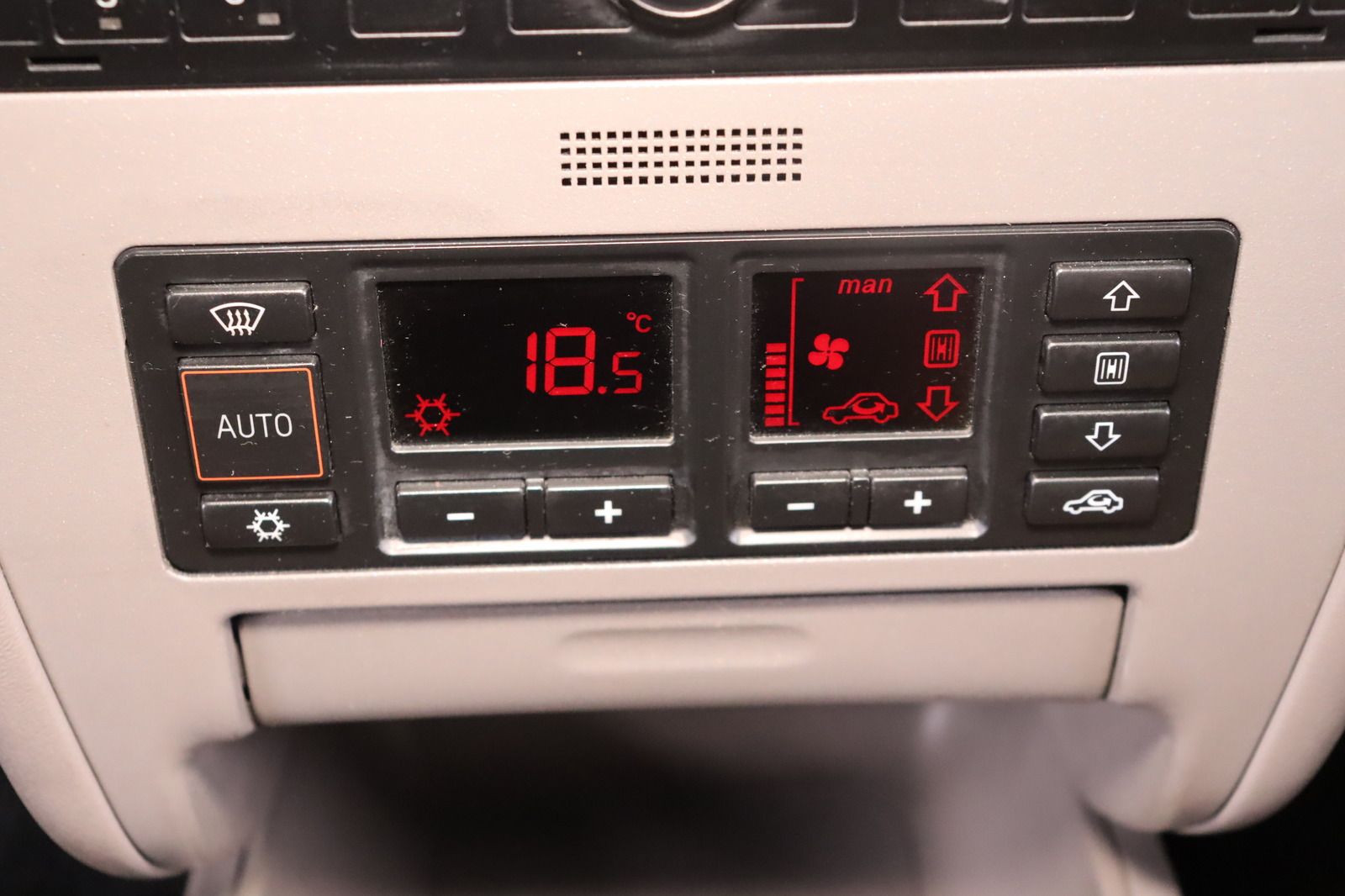 Fahrzeugabbildung Audi A3 1.8 * 1.Hand * Standhzg. * HU/AU neu