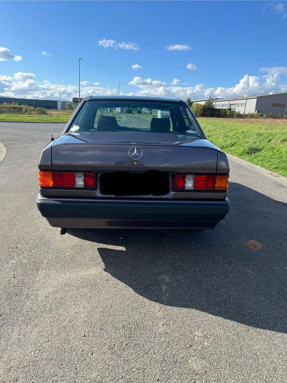 Mercedes-Benz 190