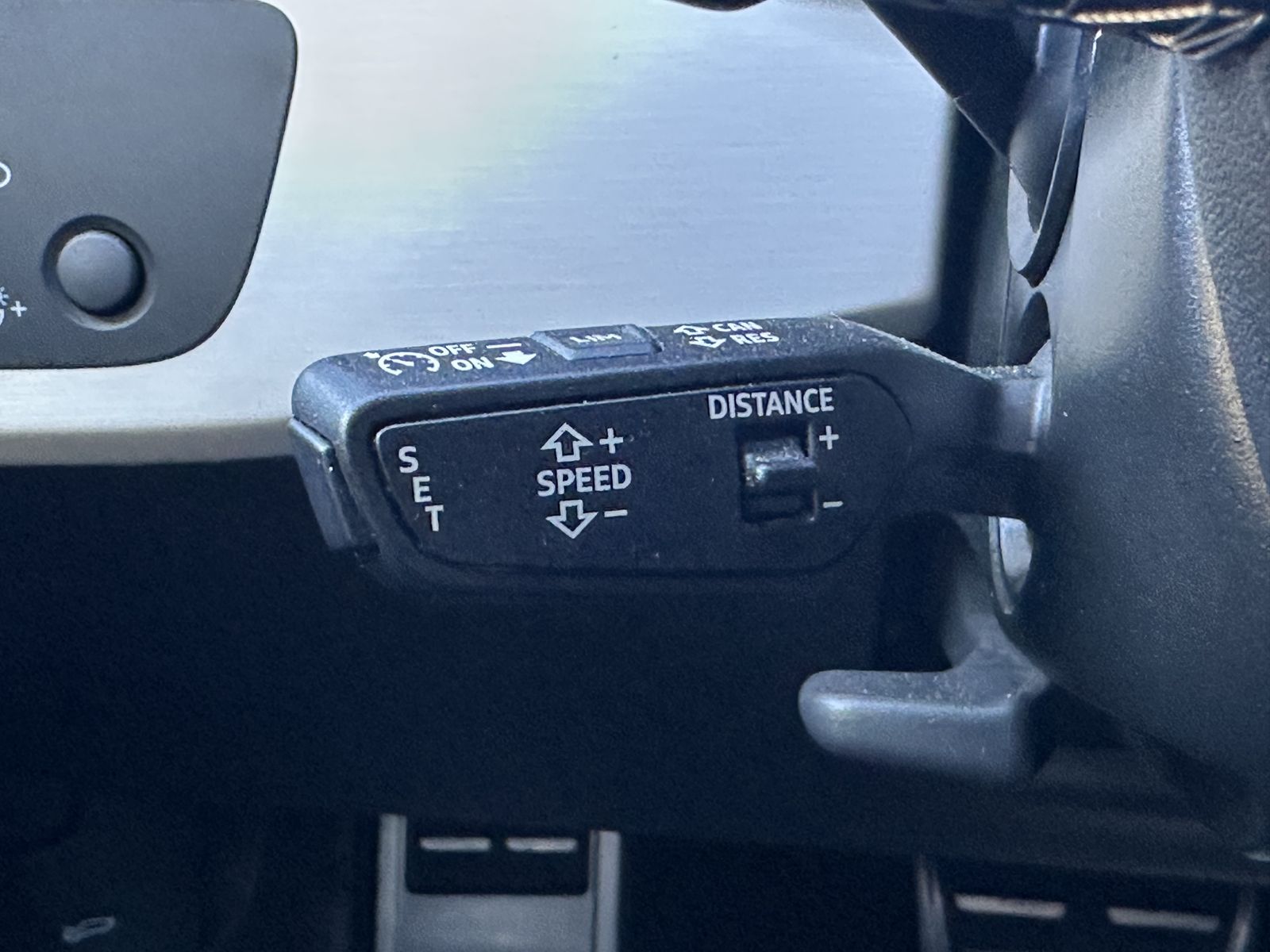 Fahrzeugabbildung Audi A5 SpB 40 TFSI S-Line Black NAV+MATRIX+VCOCK+KAM