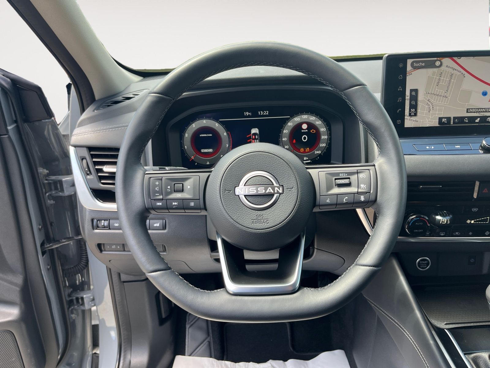 Fahrzeugabbildung Nissan Qashqai 1.3 DIG-T MHEV 6MT - N-Connecta -WP, BP