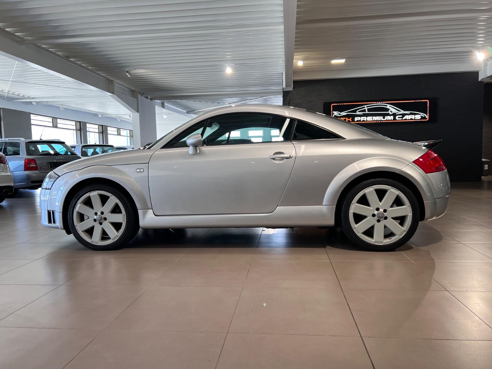 Audi TT Coupe 3.2 V6 DSG quattro BOSE NAVI KETTEN NEU