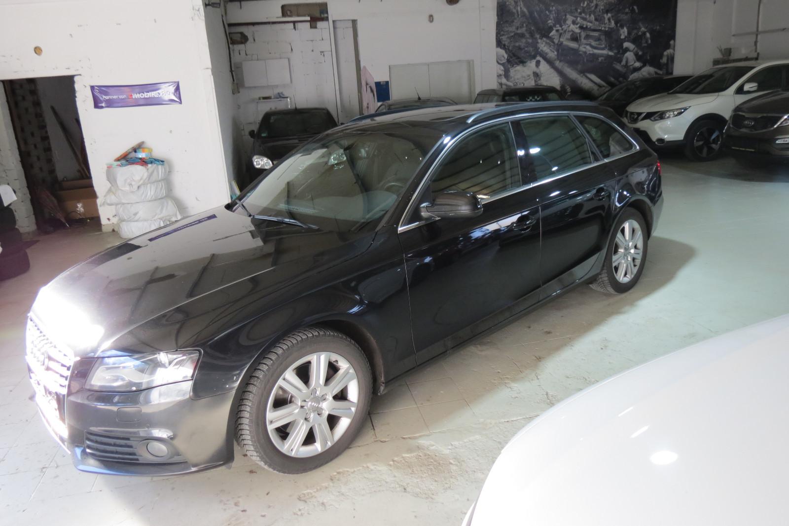 Audi A4 2011 — photo 17