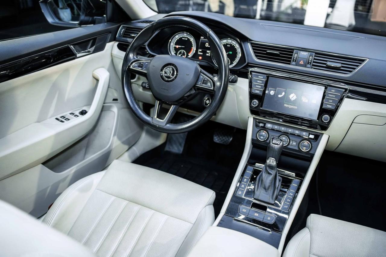 Skoda Superb Combi L&K 2.0 TDI 190 ch DSG 4x4 / Toit panoramique / Canton / Sièges ventilés / Chauffage auxiliaire