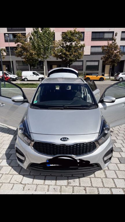 Image of Kia Carens