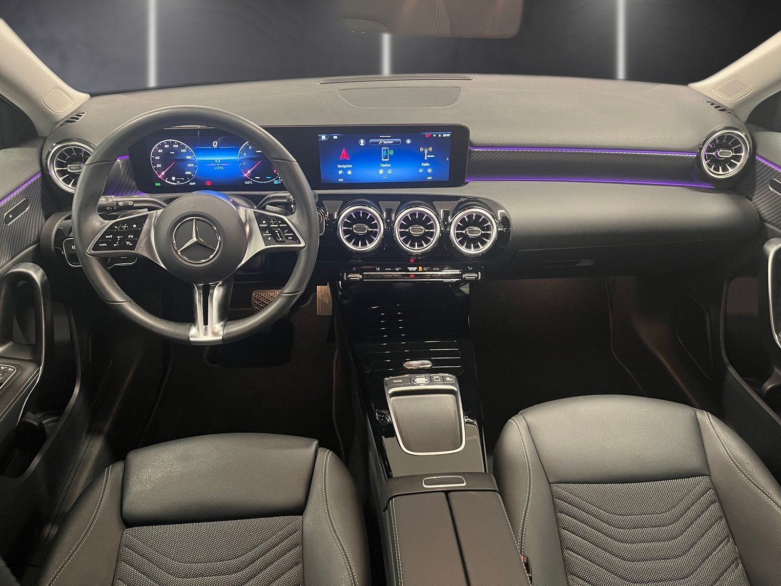 Fahrzeugabbildung Mercedes-Benz A 180 Progressive*AHK*LED*MBUX-Premium*Kamera*