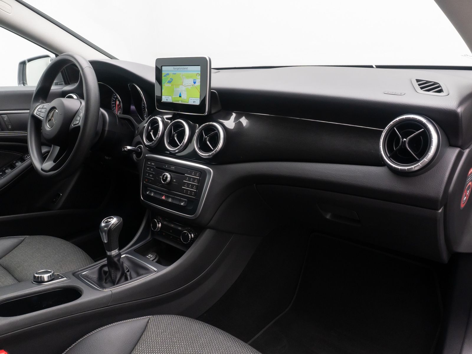 Fahrzeugabbildung Mercedes-Benz CLA 200 CDI NAVI Standhzng AudioSyst BerganfahrS