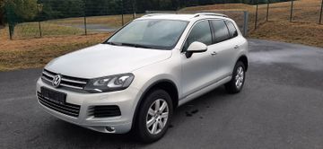 Volkswagen Touareg - 1