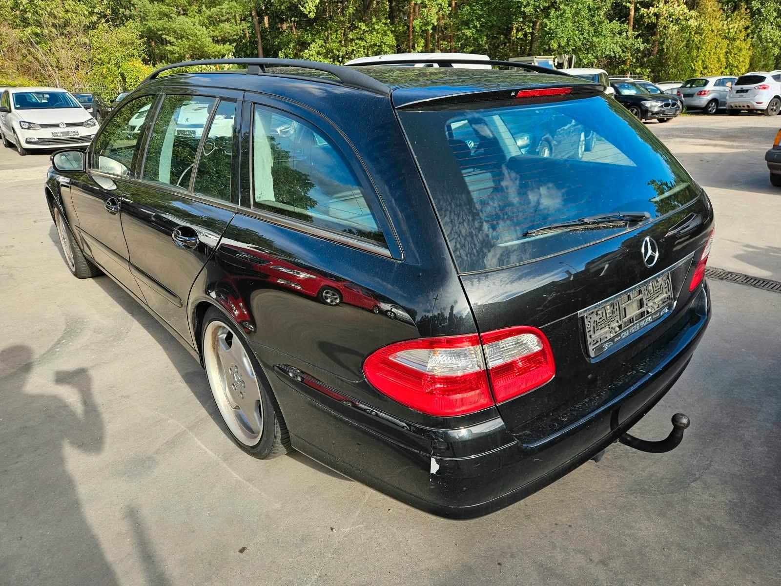 Mercedes-Benz E220 2004 — photo 6