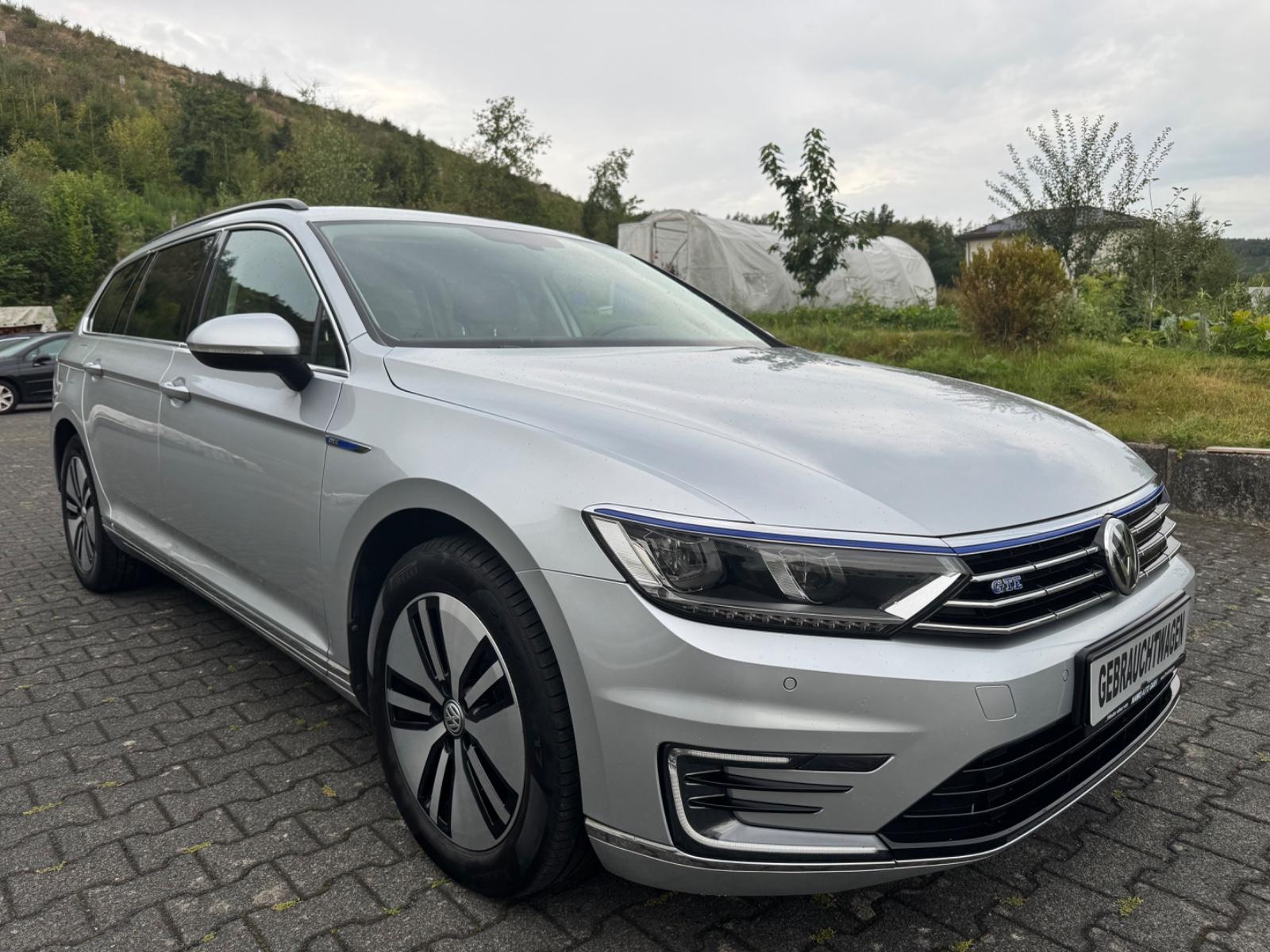 Volkswagen Passat Variant GTE-Standheizung-LED-ACC-