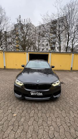 BMW M550i (G30) xDrive~Massage~Night-V.~PA+/DA+~360°