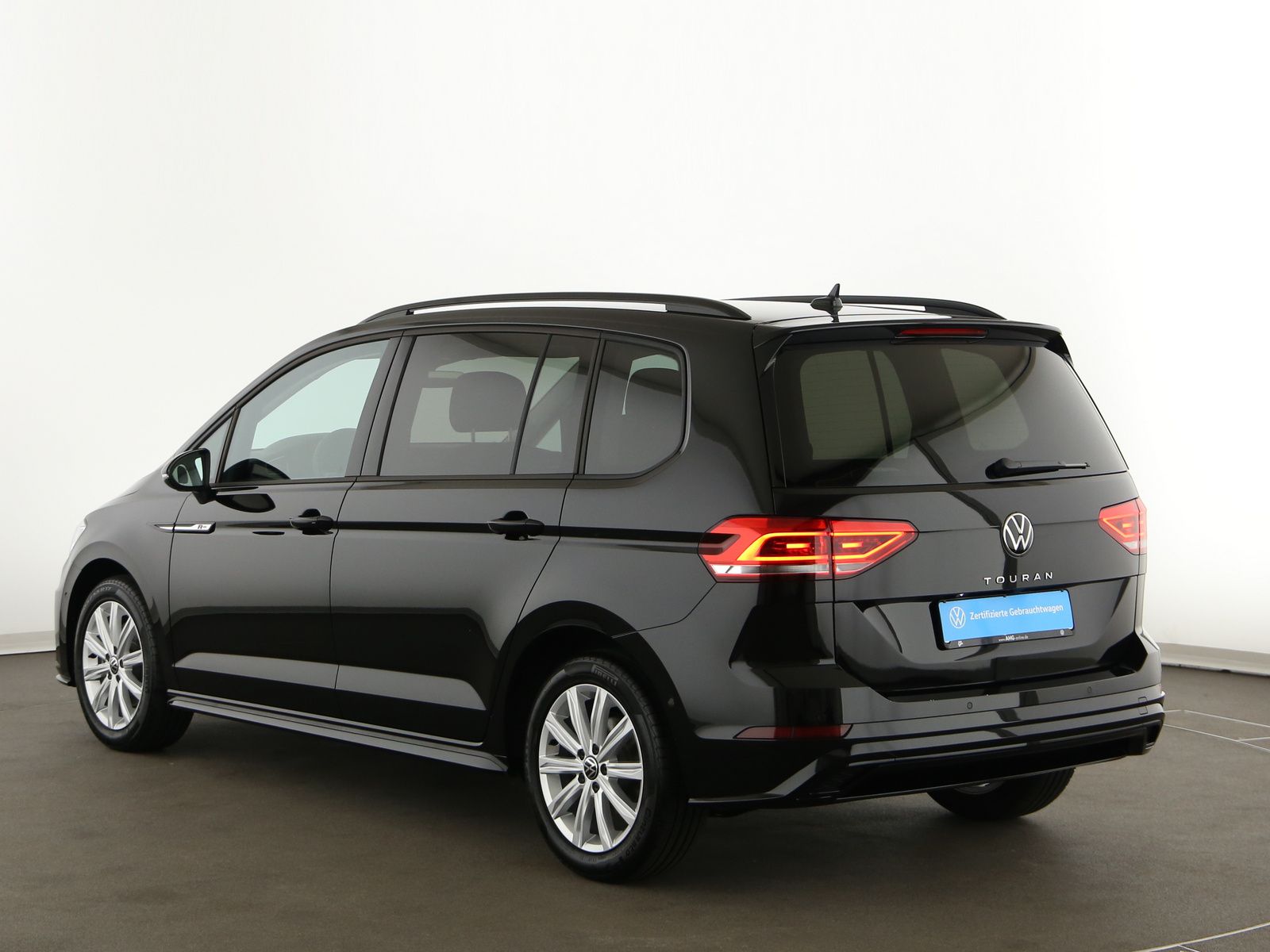 Volkswagen Touran 1.5TSI 150PS DSG R-Line Exterieur BlackSt foto 5