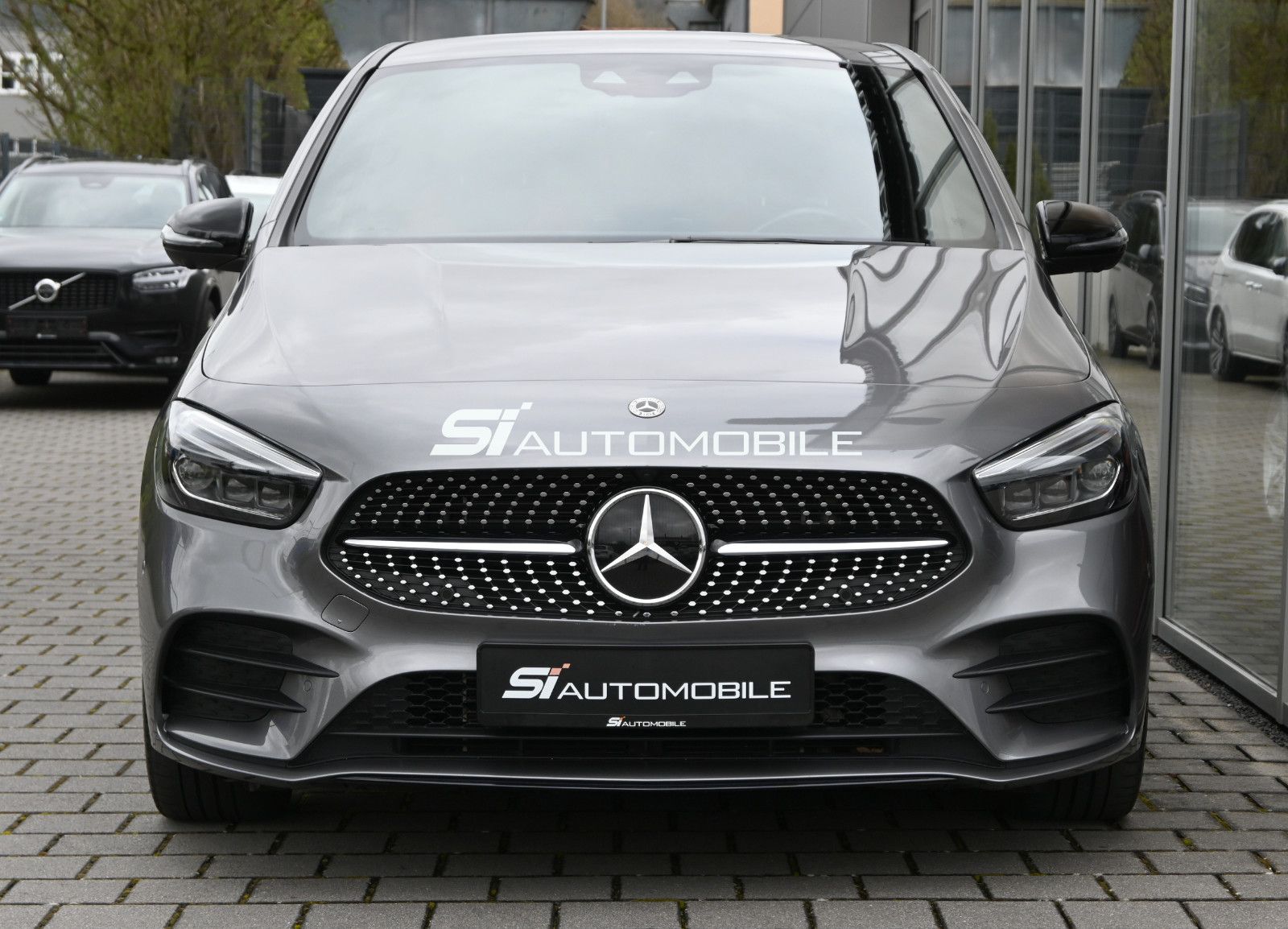 Fahrzeugabbildung Mercedes-Benz B 250 e Hybrid AMG LINE Night °ACC°AHK°360°MEMO°
