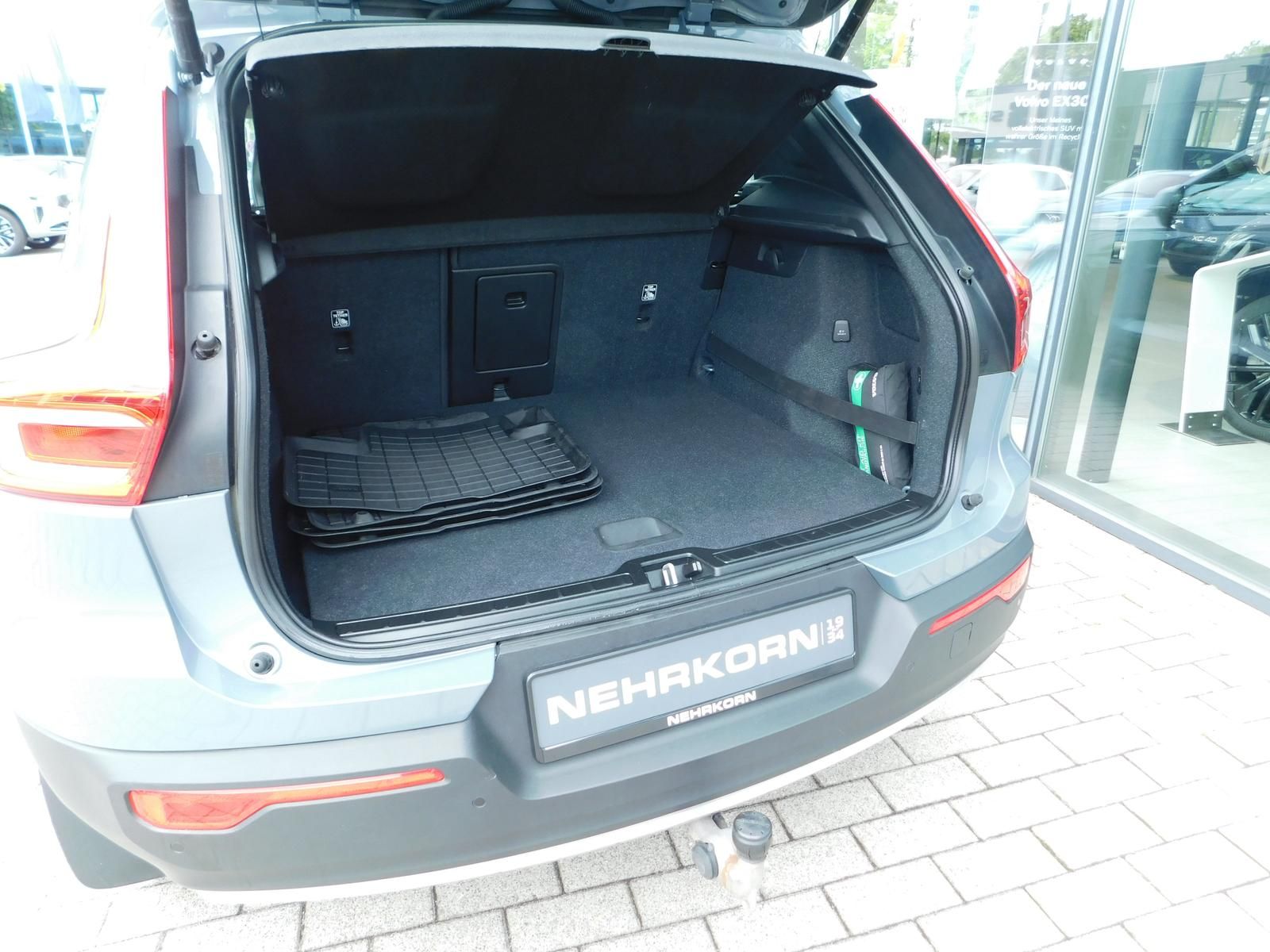 Fahrzeugabbildung Volvo XC40 D3 Momentum Pro