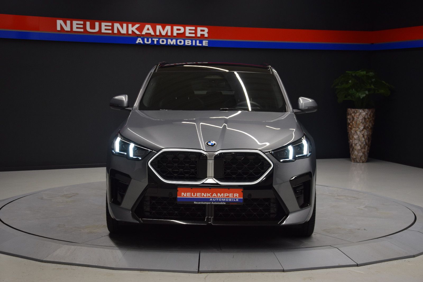 Fahrzeugabbildung BMW X2 20d xDrive M Sport 360° Pano HuD AHK h/k ACC