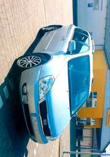 Kia Carnival Behindert Auto mit el. Rollst... - scheckheftgepflegte Kia Carnival