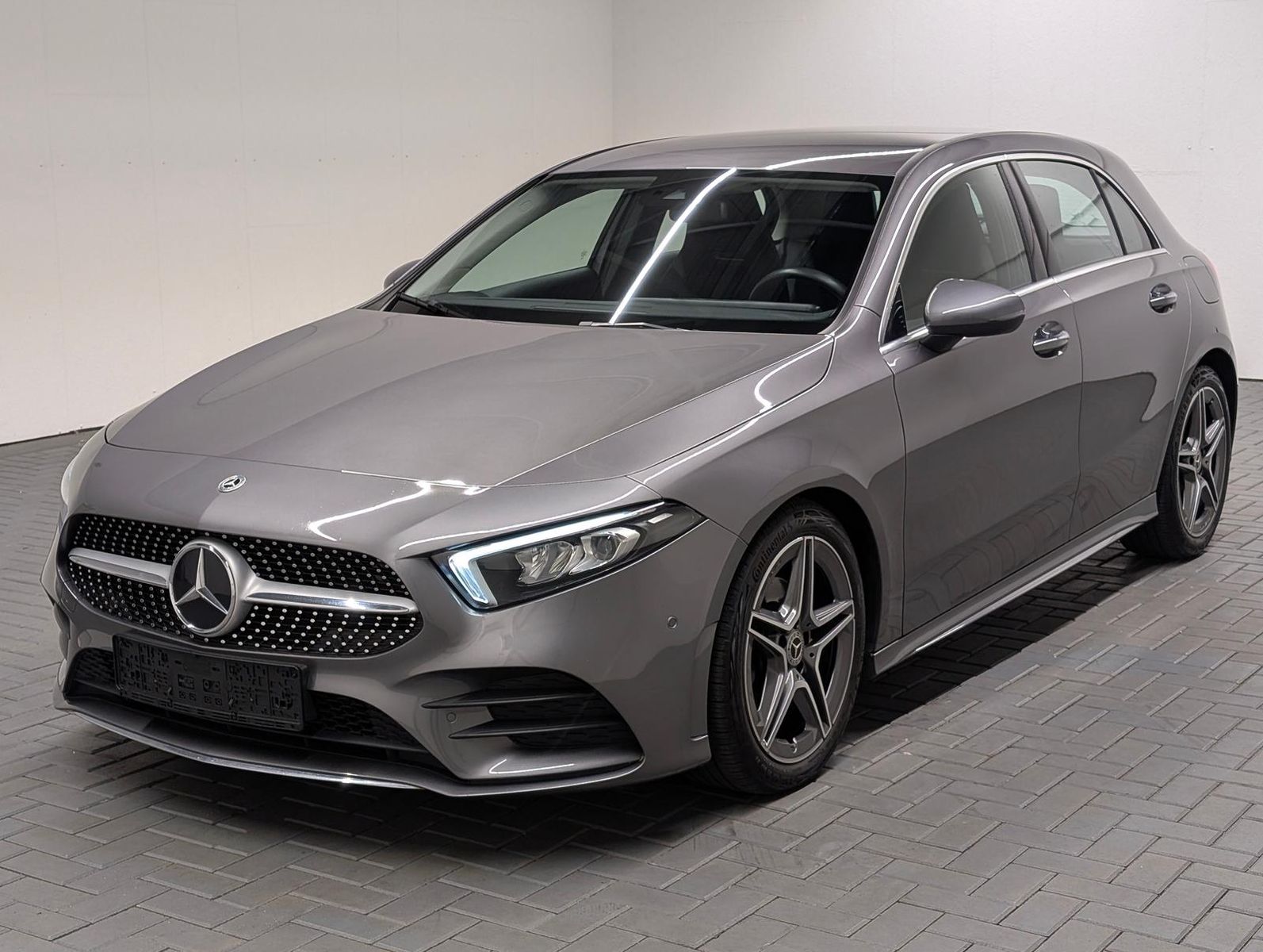 MERCEDES-BENZ A 180d AMG-Line LED/Navi/SHZ/PDC/Tempom./18-LM
