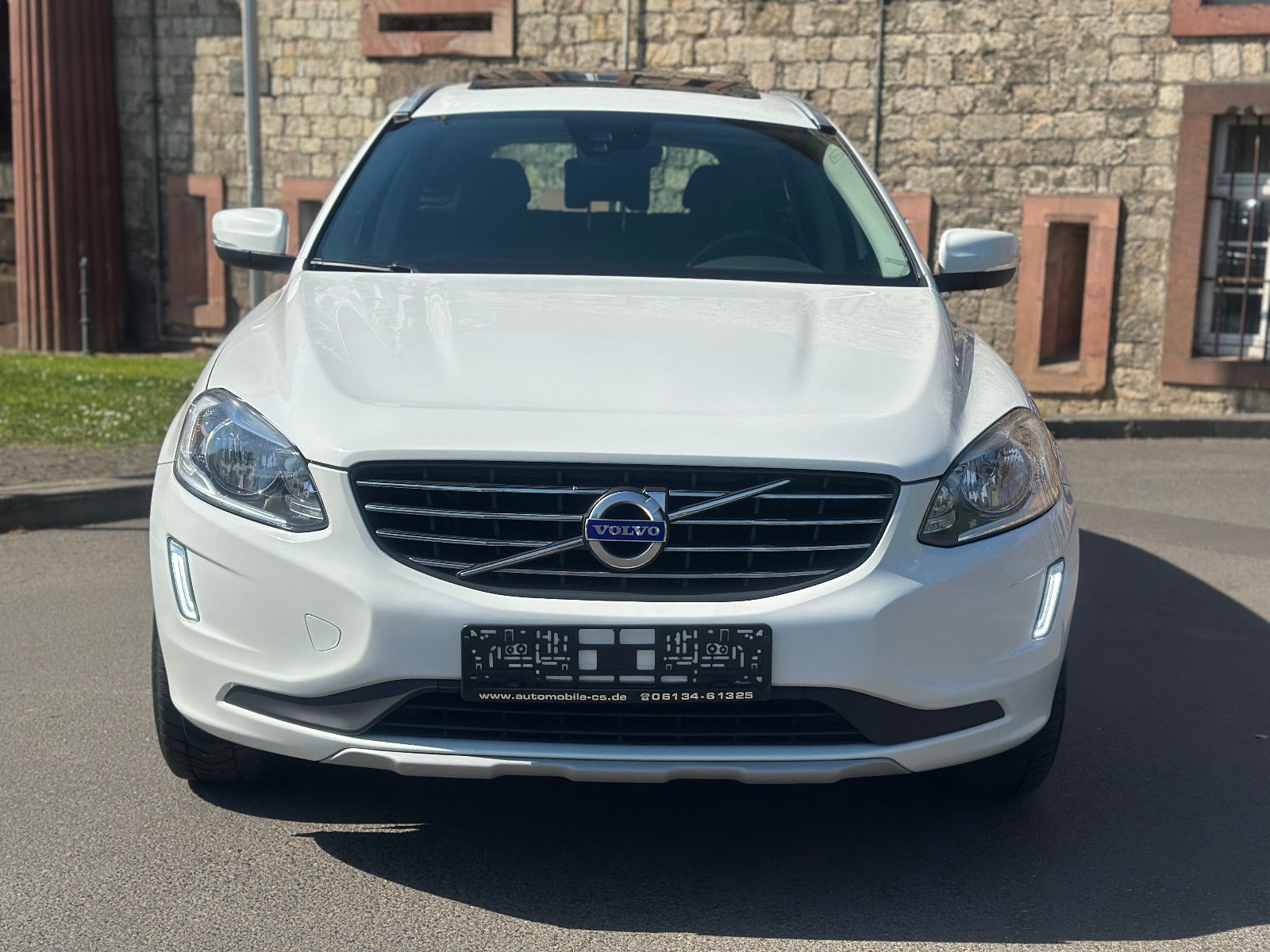 Fahrzeugabbildung Volvo XC60 SUMMUM D4*MODELL 2017+PANORAMA*