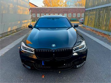 BMW 750 - 1