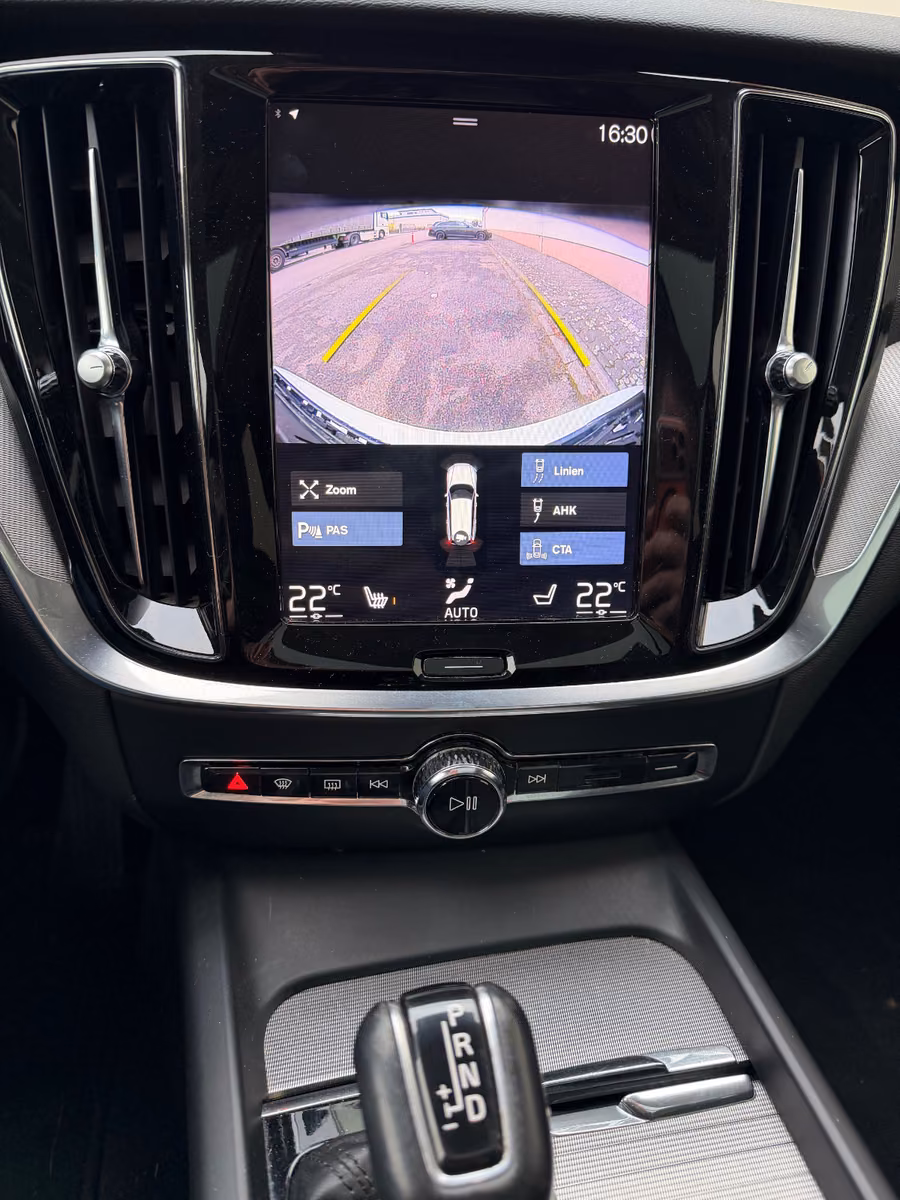 Volvo V60 T5 Inscription - PANO+RADAR+HUD+CAM