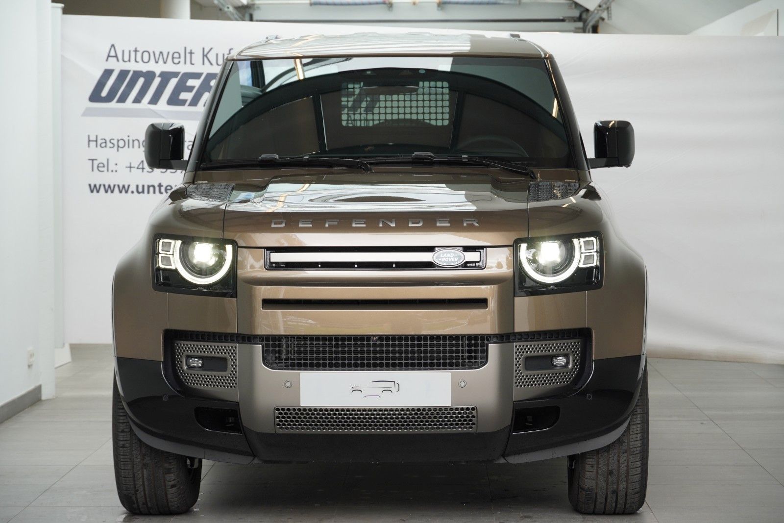 Land Rover Defender 110 D250 Hard Top X-Dynamic SE foto 3
