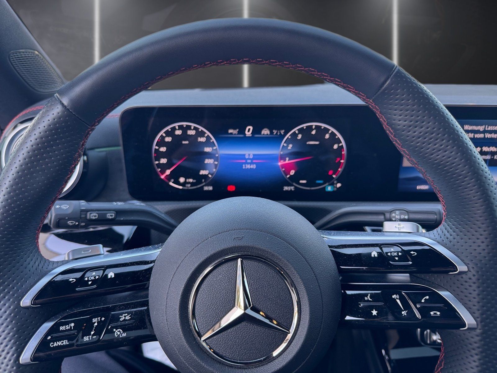 Fahrzeugabbildung Mercedes-Benz CLA 200 SB AMG*AHK*Pano*Distro*Totwink*360*HUD*