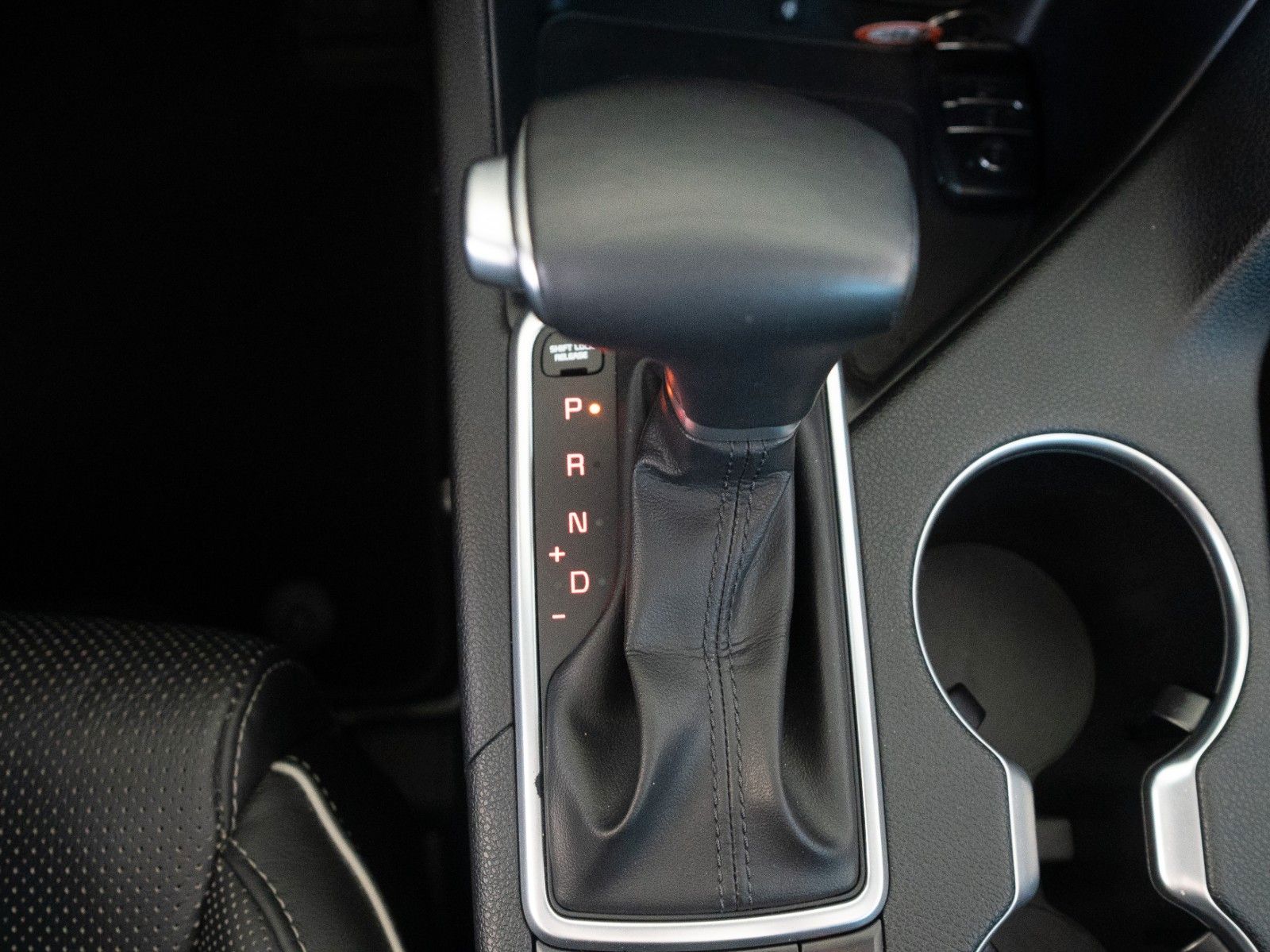 Fahrzeugabbildung Kia Sportage Platinum Edition 4WD/AHK/PANO/KAMERA