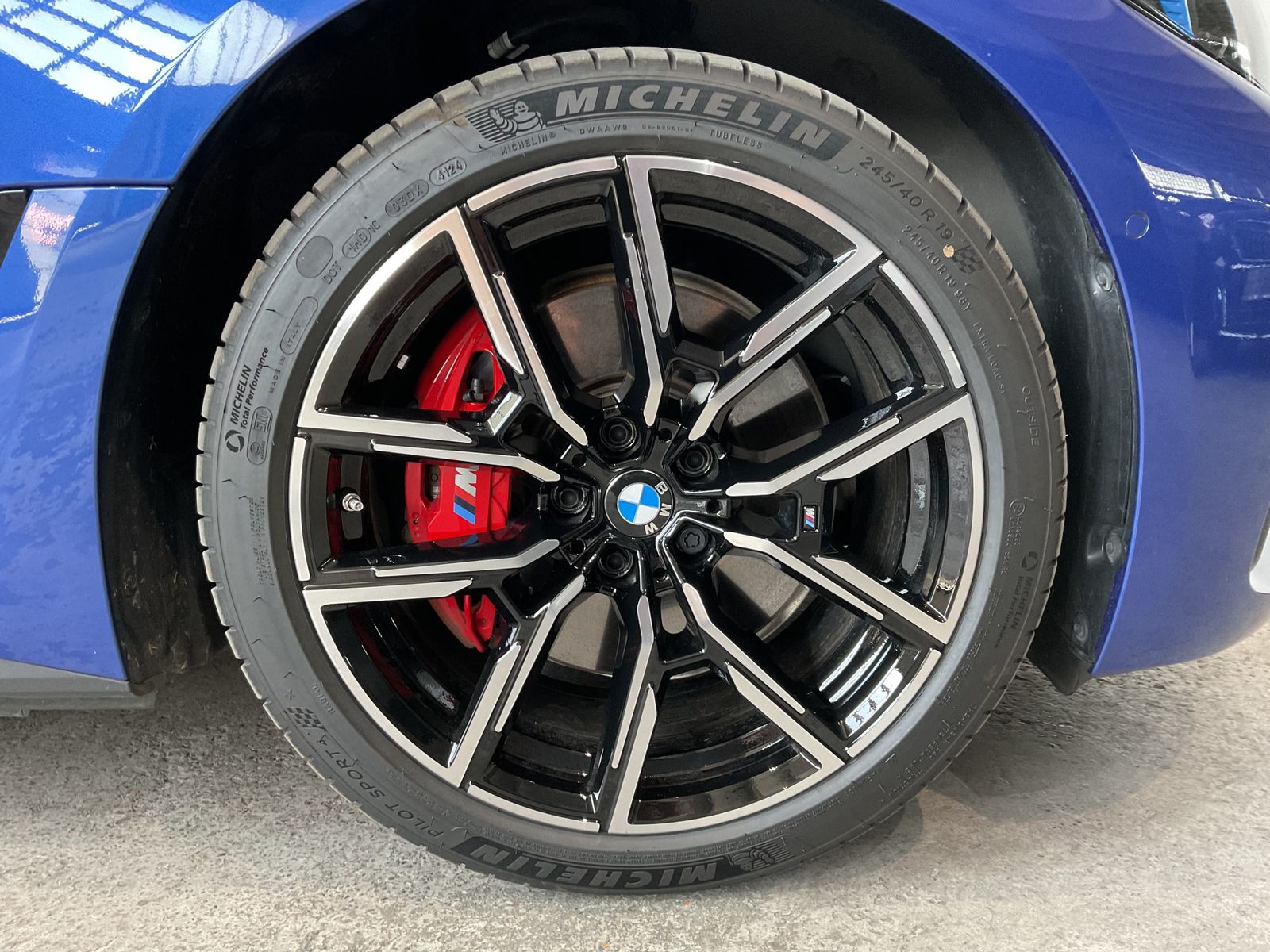 Fahrzeugabbildung BMW i4 M50 M Sportpaket pro, 19" LMR