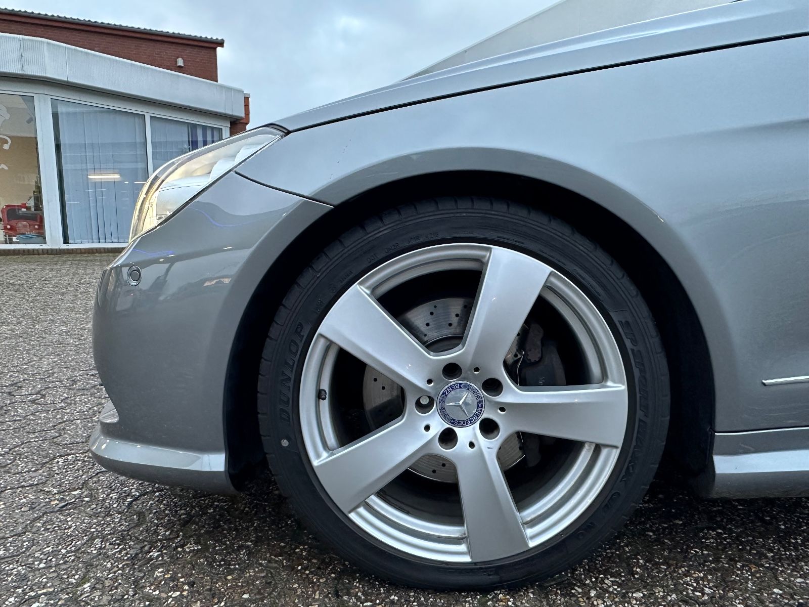 Fahrzeugabbildung Mercedes-Benz E 220 CDI Cabrio AMG BiXenon/AirScarf/Navi/Leder