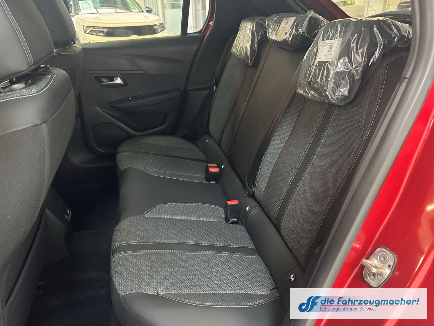 Fahrzeugabbildung Peugeot 208 Allure Digitales Cockpit LED Apple CarPlay A