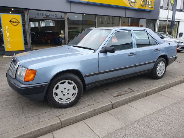 Mercedes-Benz W124 230 E AUTOMATIK 1.Besitz OLDTIMER