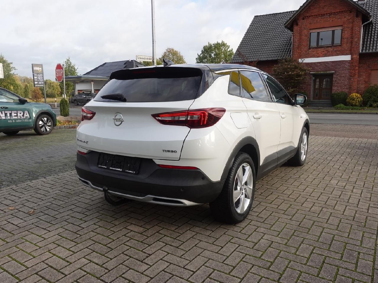 Fahrzeugabbildung Opel Grandland 1,2 Innovation