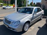 Mercedes-Benz E 240 E -Klasse Lim. E 240  Scheckheft - gebrauchte Mercedes-Benz E 240 aus dem Jahr 2004