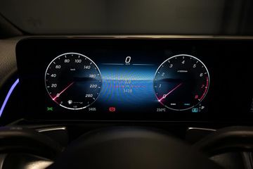 Mercedes GLB 180 - 9