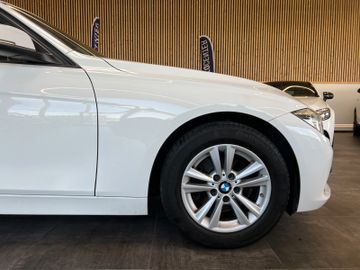 BMW 320d Touring Advantage *NAVI*LED*PDC*SHZ*