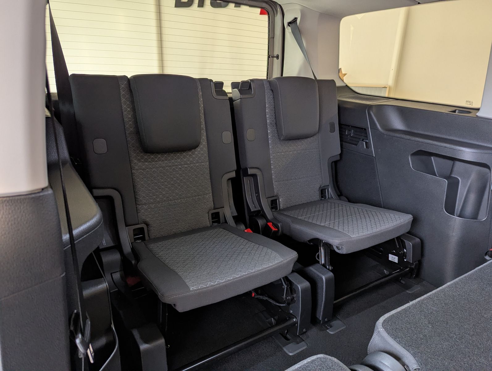 FORD Tourneo Connect L2 Titanium 7-Sitze Bi-LED Cam A - Image 17