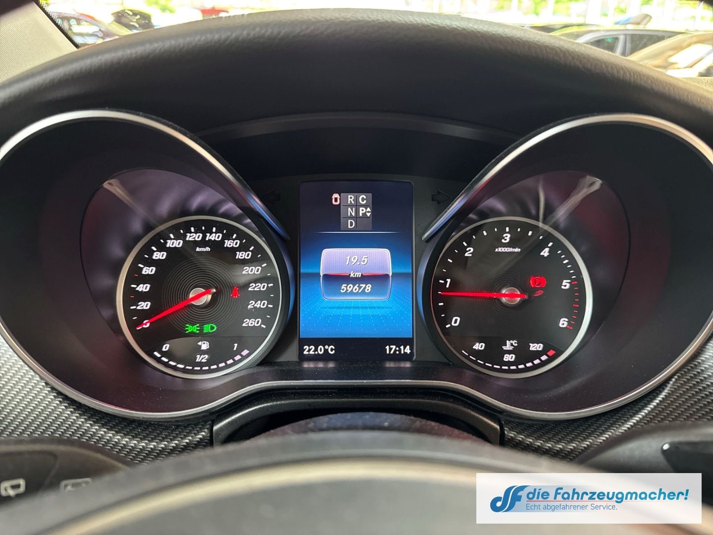 Fahrzeugabbildung Mercedes-Benz V 300 -Klasse  EDITION 2020 4MATIC lang AMG AHK-