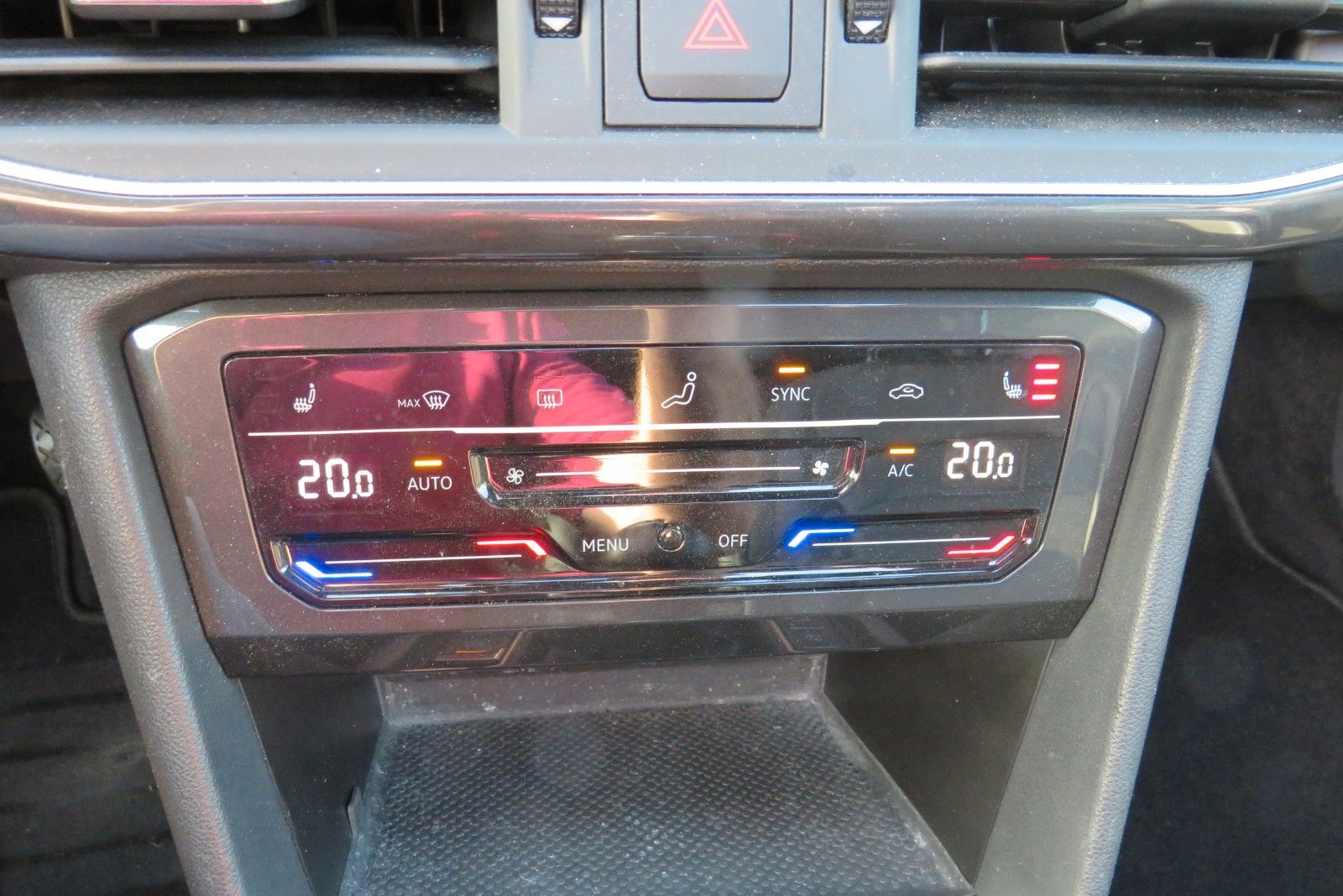 Fahrzeugabbildung SEAT Tarraco Xcellence PANO 7S ACC NAVI LEDER  LED