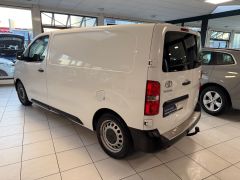TOYOTA Proace Verso 3 Sitzer L1 LEDER NAVI CAM AHK PDC