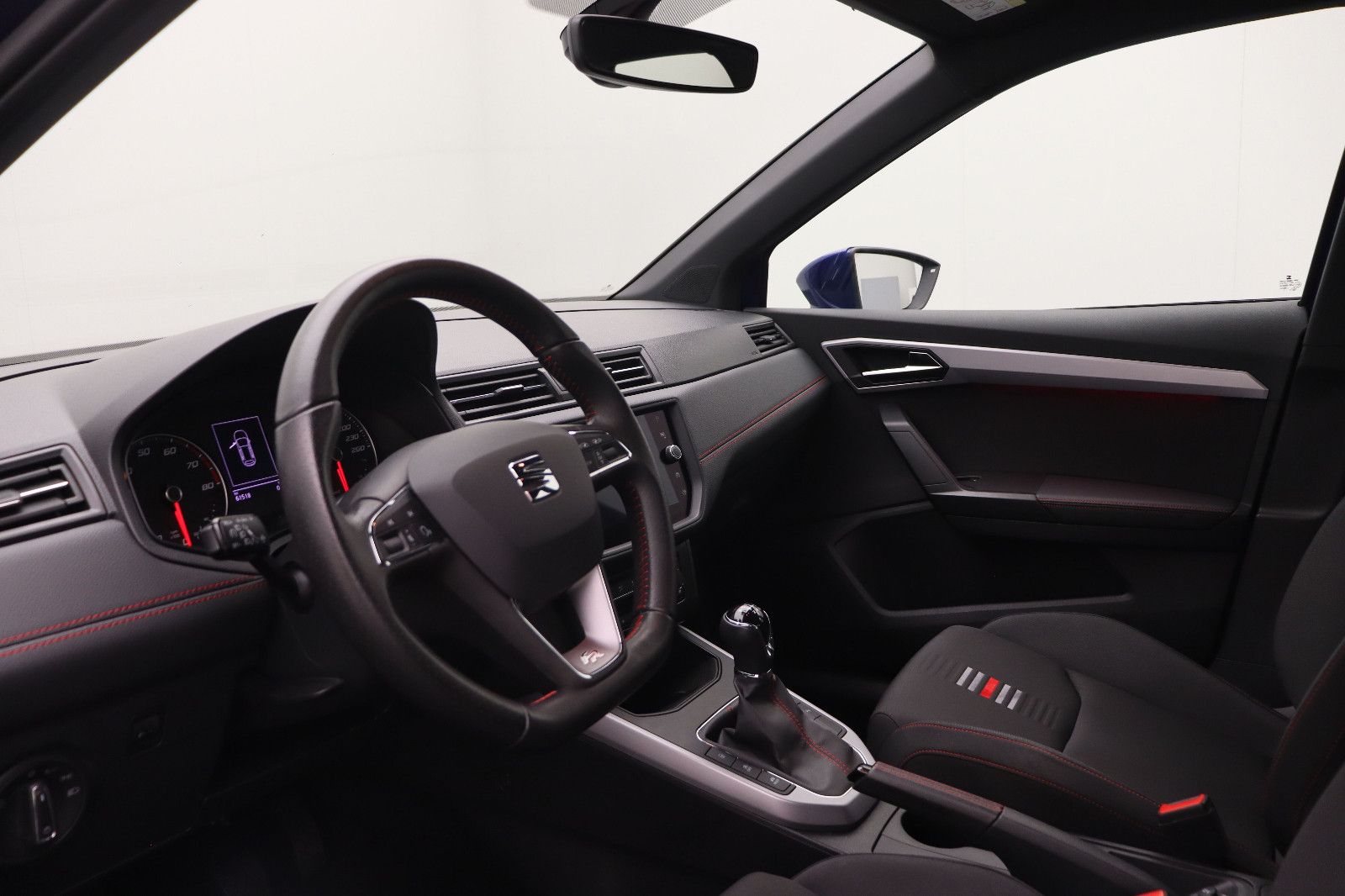 Fahrzeugabbildung SEAT Arona 1.5 FR-Design NAVI AHK KAMERA