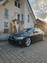 BMW F30 330i M Paket LED HUD Keyless Memory ACC - BMW 330 Limousine 330i m paket mit Benzin-Antrieb